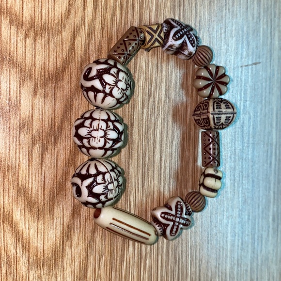 3 hand beaded bracelets. Made by me. - Picture 3 of 5